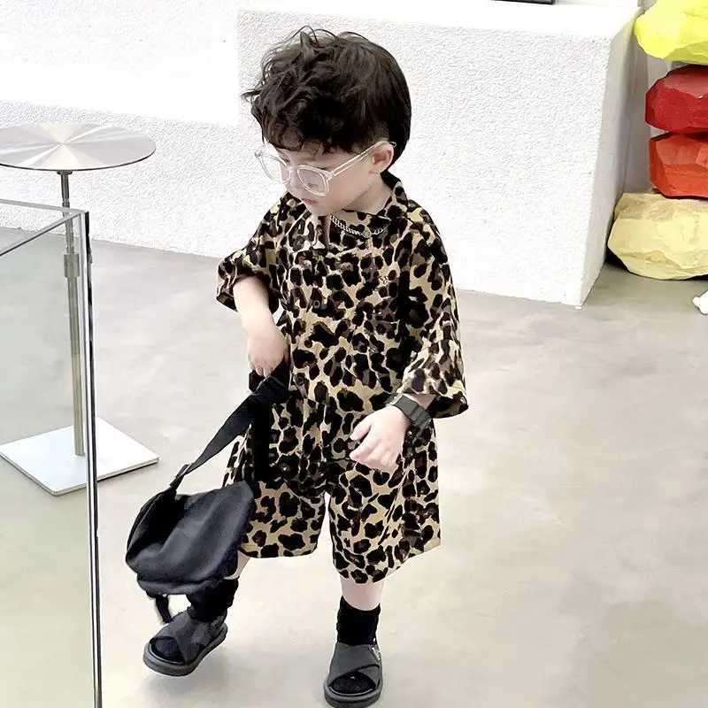 Clothing Sets 2024 Childrens Set New Boys Summer Clothing Baby Short Sleeves Single Chest Leopard Print+Shorts Loose Childrens Set WX