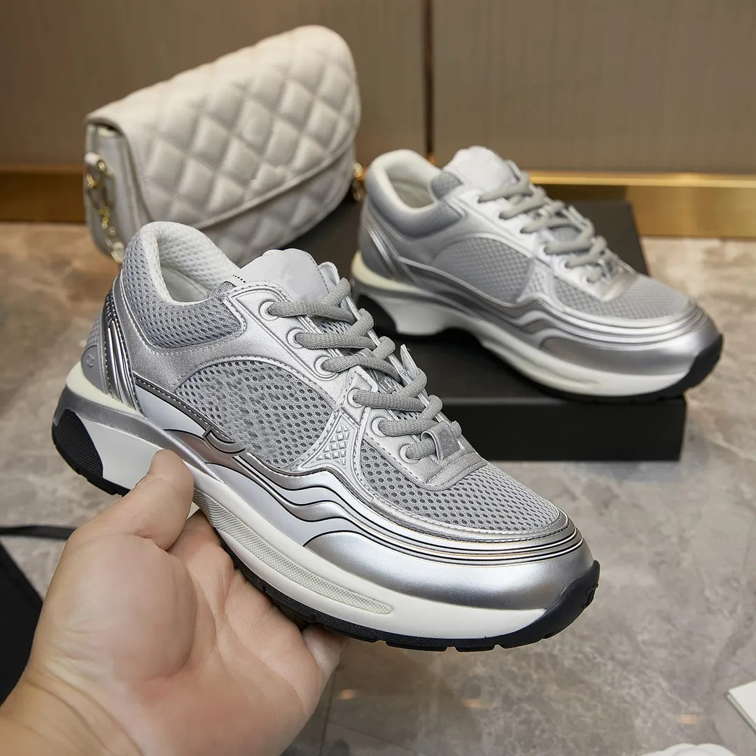 Designer Sneakers Calfskin Vintage Luxury Shoes Men Trainers Out of Office Sneaker Women Shoes Flat Trainers Men Women Outdoor Shoes
