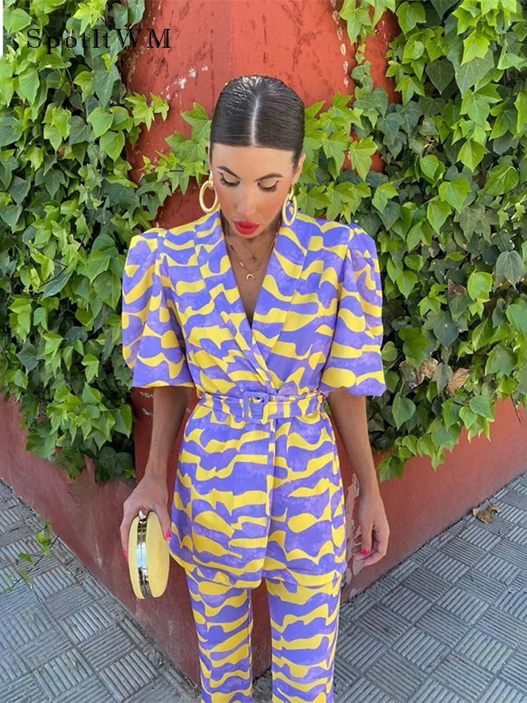 Wave striped printed jacket and pants set womens loose lapel fluffy short sleeved jacket set 2024 elegant womens high street set 240515