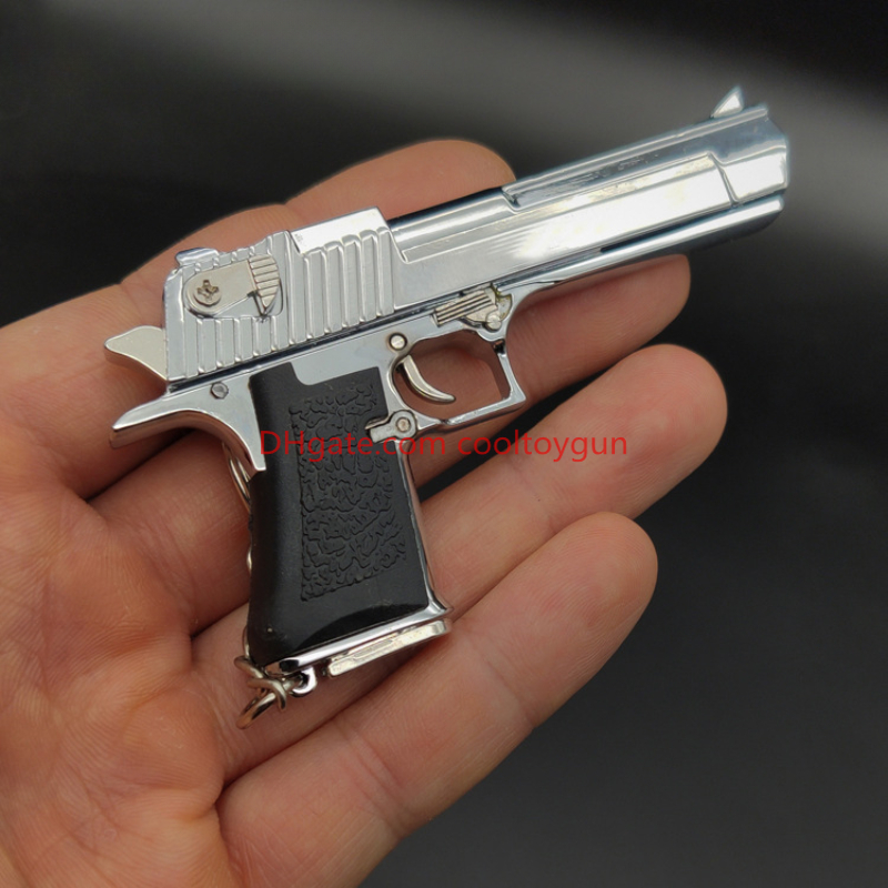 1:3 Desert Eagle Metal Mini Toy Gun Model Alloy Keychain Look Real Collection Fidgets Toys Pubg Exquisite Portable Impressive Decorations Gifts for Bo