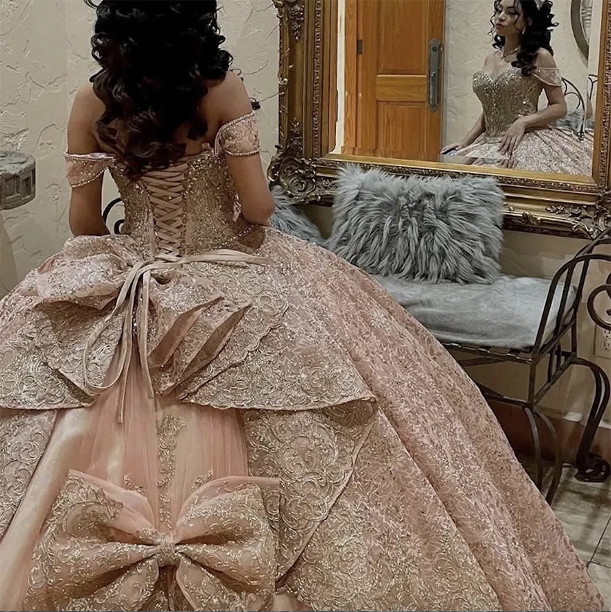 Pink Sweetheart Neck Sweet 16 Quinceanera Dress 2024 Sparkly Lace Appliques Sequins Princess Ball Gown Vestidos De 15 Anos