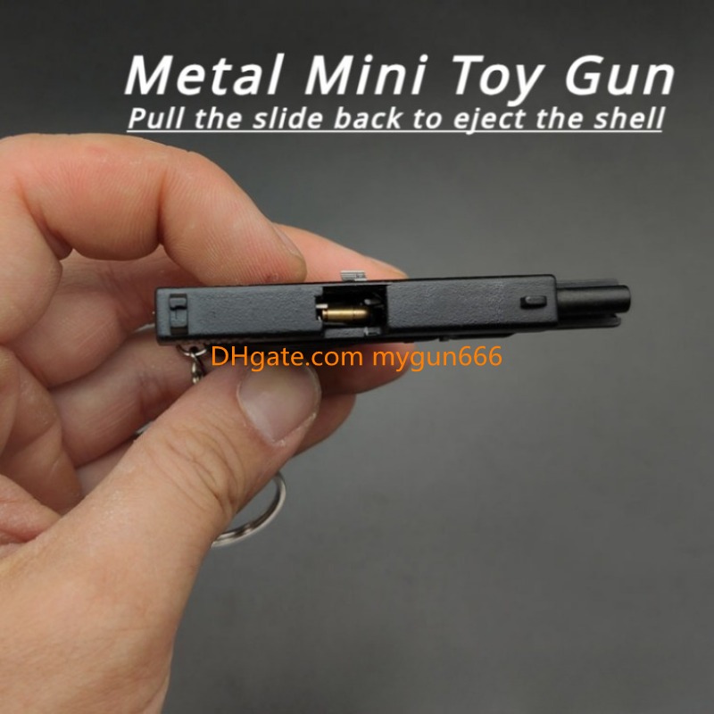 1:3 G17 Metal Gun Model Alloy Mini Keychain Shell Ejection Pistol Fidgets Toy Look Real Impressive Collection Gifts for Boy Adult Portable Birthday Gi