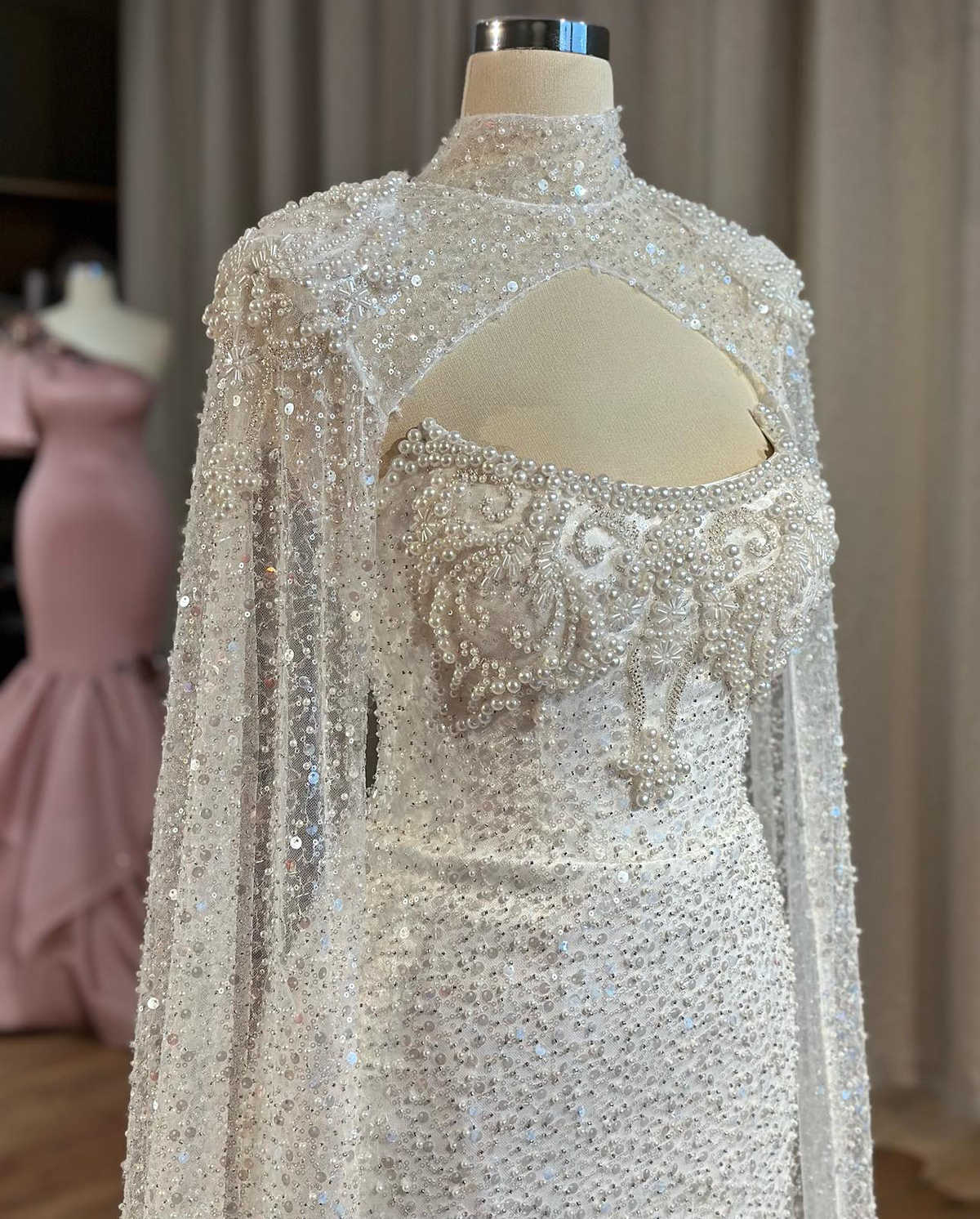 Saprkly Sequined Crystals Mermaid Wedding Dresses High Collar Pearls Beading Bridal Gown With Illuion Long Sleeves Dubai