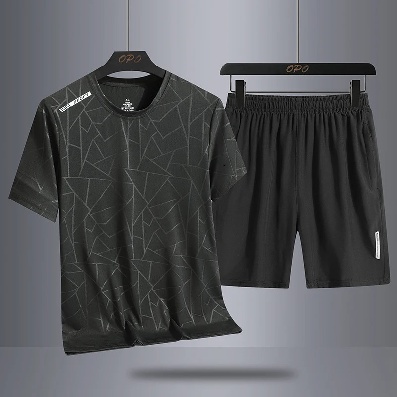 Camouflage sports set for mens summer ice silk breathable quick drying short sleeved T-shirt cropped shorts running sports 240517