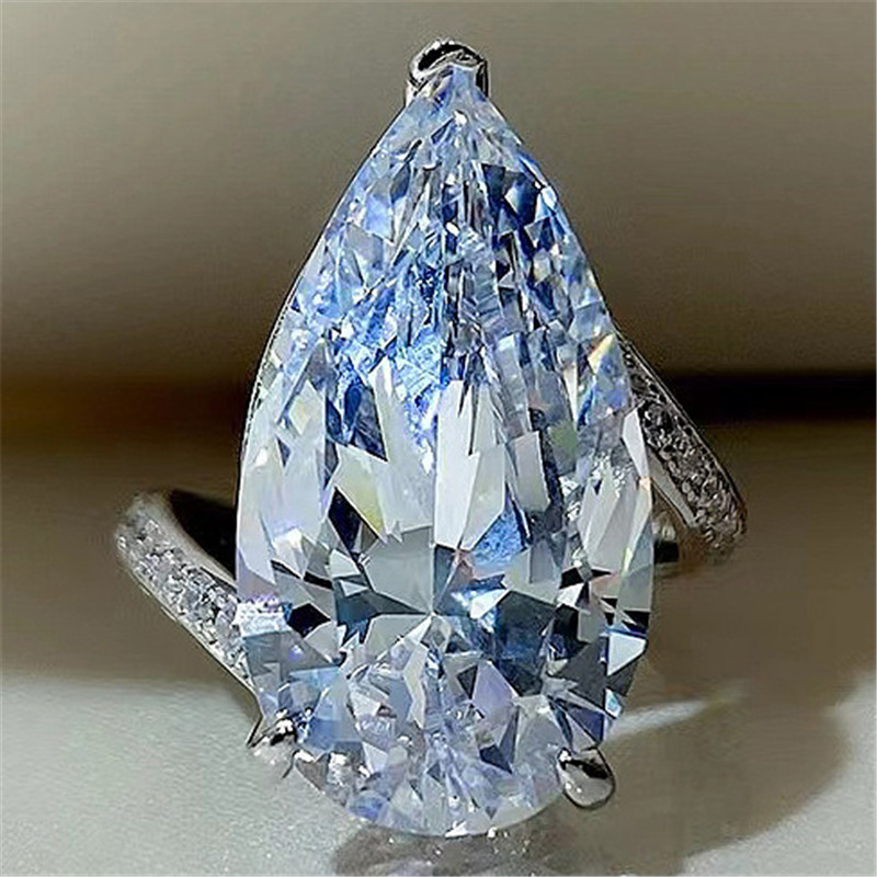 Choucong 2024 Top Sell Wedding Rings Luxury Jewelry Real 100% 925 Sterling Silver Water Drop White Moissanite Diamond Gemstones Elegant Women Bridal R