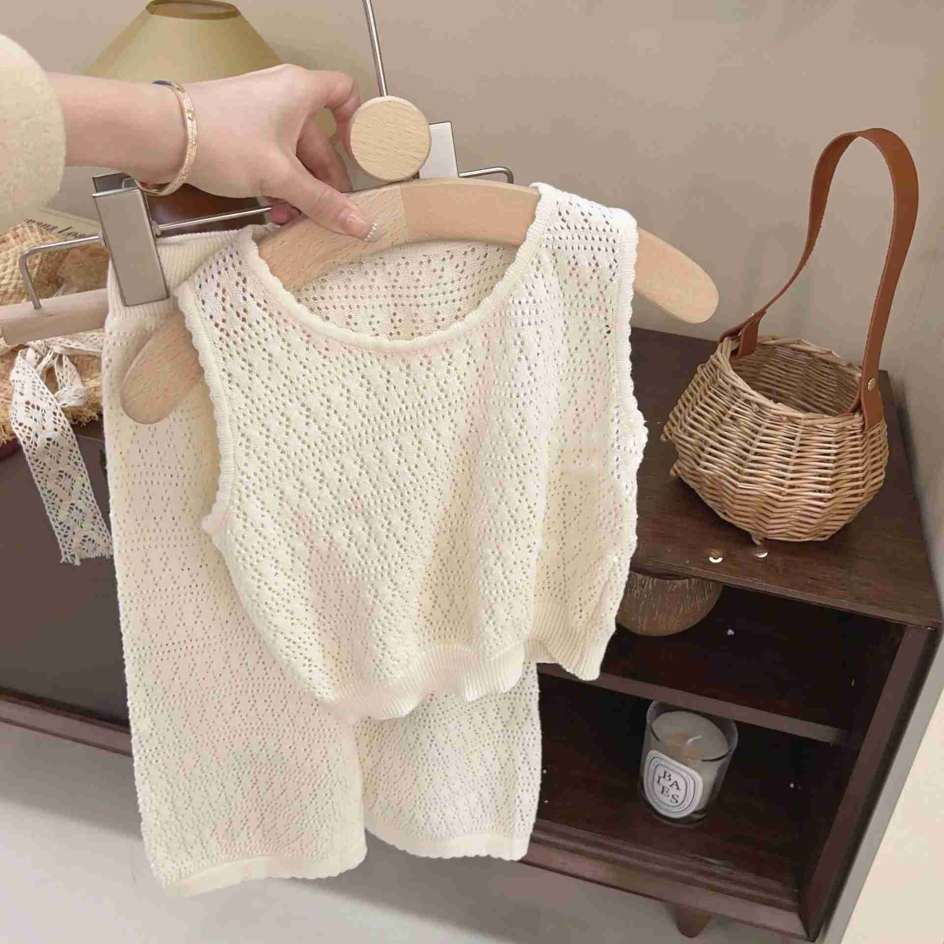Clothing Sets Girls Clothing Set 2023 Summer Korean Thin Knitted Girls Set Childrens Hollow Breathable Tank WX4656341