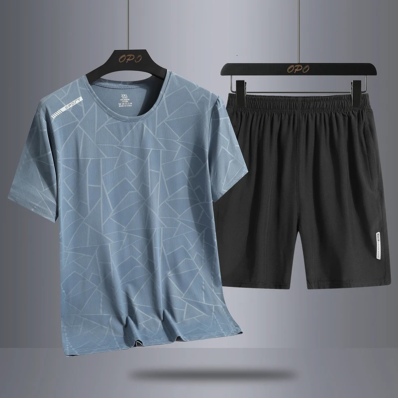 Camouflage sports set for mens summer ice silk breathable quick drying short sleeved T-shirt cropped shorts running sports 240517