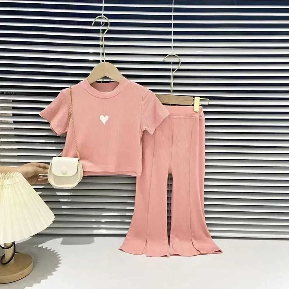 Clothing Sets Childrens clothing childrens heart-shaped fashion set baby long sleeved 2-piece T-shirt and pants girls top and bottom 2023 Korean cloth