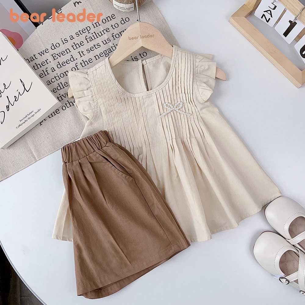 Clothing Sets Bear Leader South Korean Girls Set 2023 Summer Cute Embossed Top Shorts Girls Set Two Piece Girls Fashion Set WX