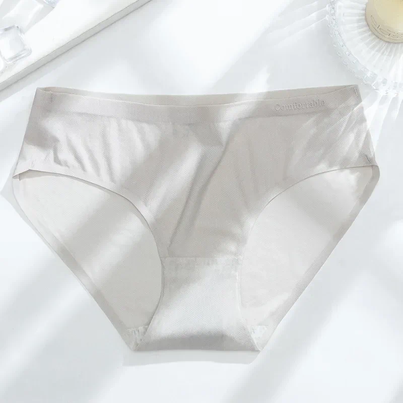 Womens Panties Ultra-thin Seamless Ice Silk Underwear For Ladies One Piece Waist Naked Anti-bacterial Pure Cotton Crotch Lady