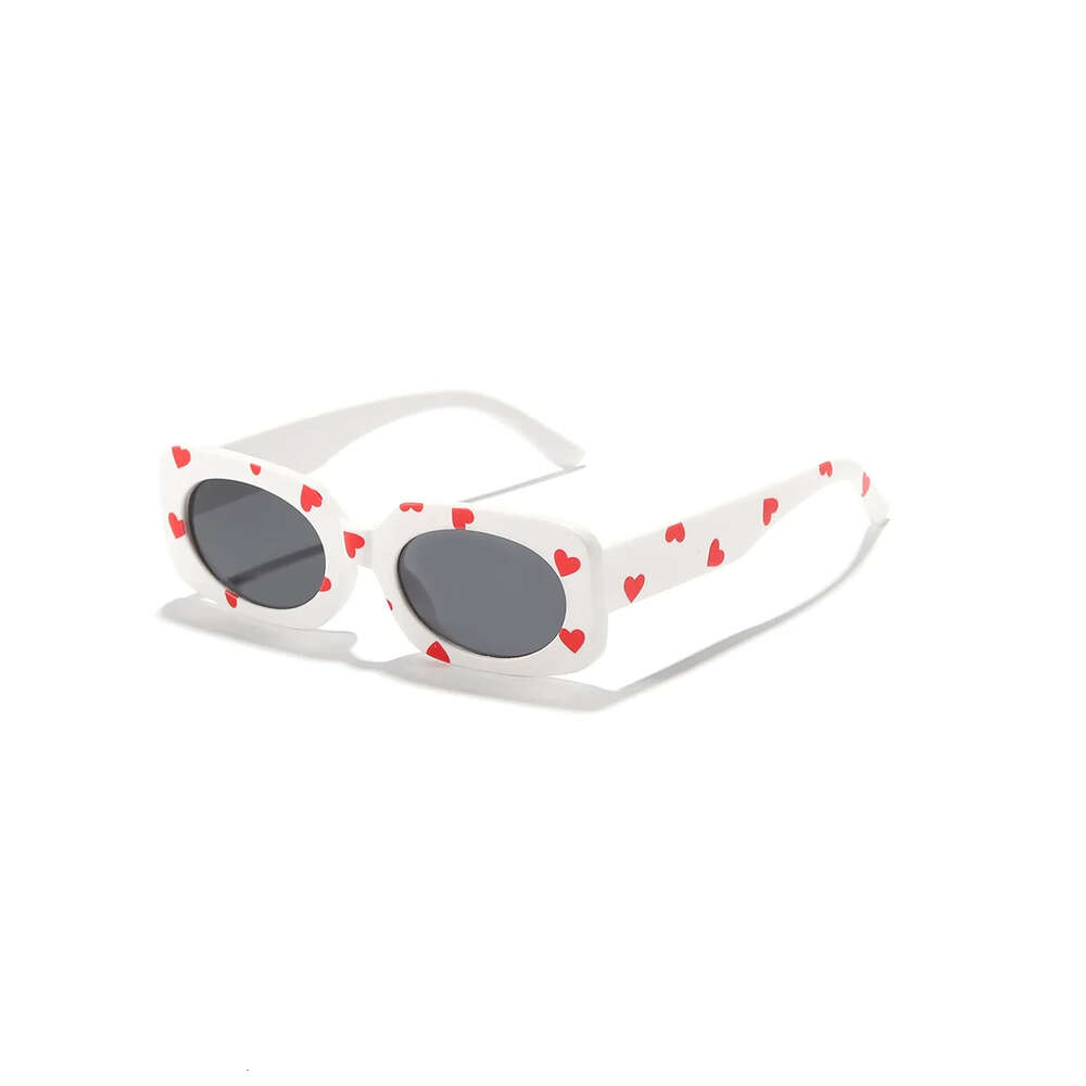Fashion Cute Heart-shaped with Lovely Print for Children Sunglasses Kids Eyewear Shades Girls UV400 7d894 Z260305