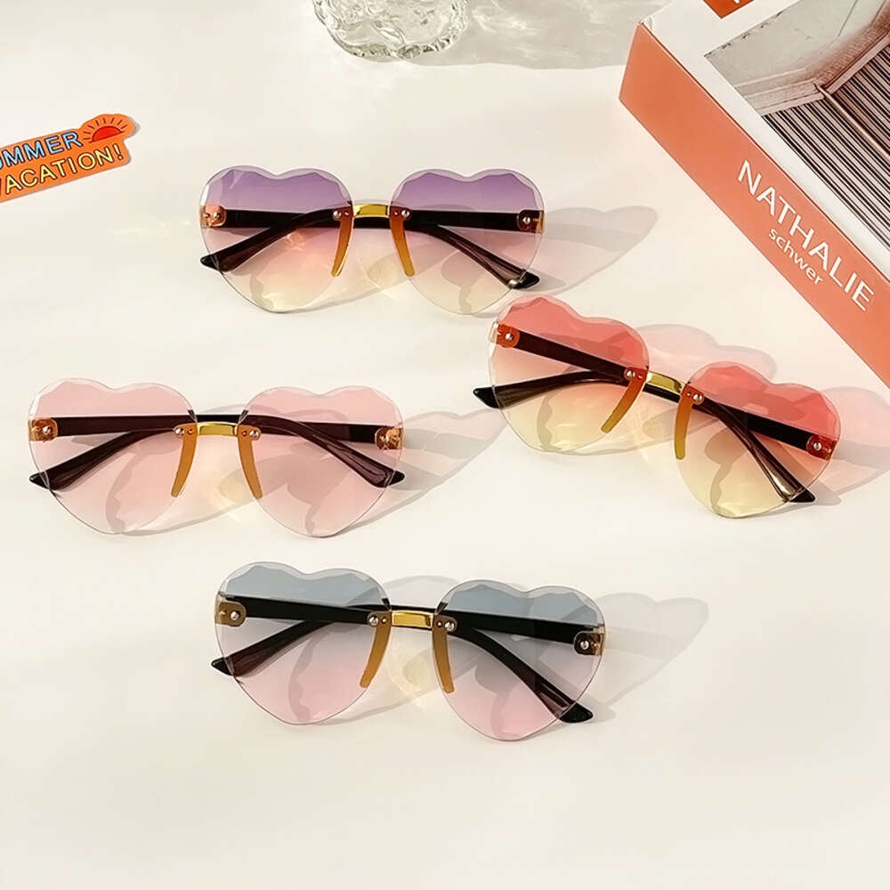 Children Cute Gradient Rimless Heart UV400 Sungalsses Girl Boy Fashion Sun Protection Sunglasses Kid Personality Street Shooting 847bc