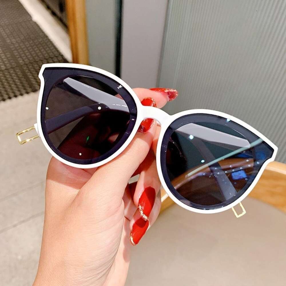 New Children's Vintage Sunglasses Girls' Small Frame Circle Sun Glasses Cute Baby Outdoor Sunshade Eyewear UV400 Oculos De Sol