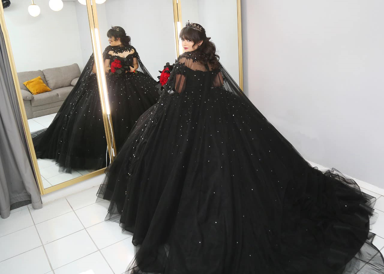 Black Ball Gown Gothic Wedding Dresses With Long Wrap 2024 Off The Shoulder Long Tulle Bridal Gowns Lace Appliques Beaded Plus Size Vestido De Novia