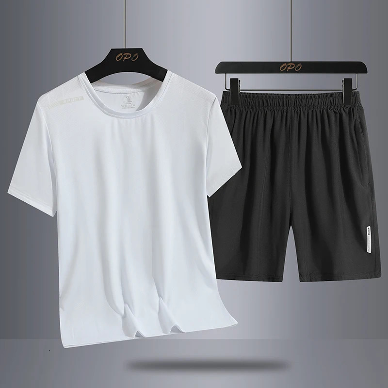 Camouflage sports set for mens summer ice silk breathable quick drying short sleeved T-shirt cropped shorts running sports 240517