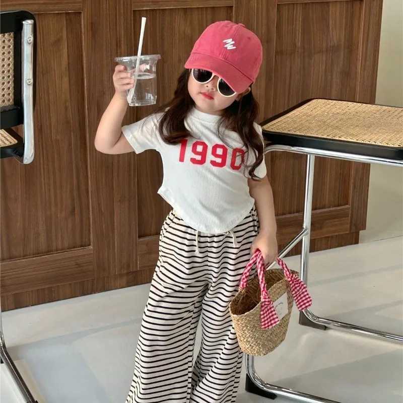 Clothing Sets Childrens and Girls Summer Set 2024 New Fashion Childrens Summer Net Childrens Clothing Little Girl Fashion Short Sleeve Two Piece Set W