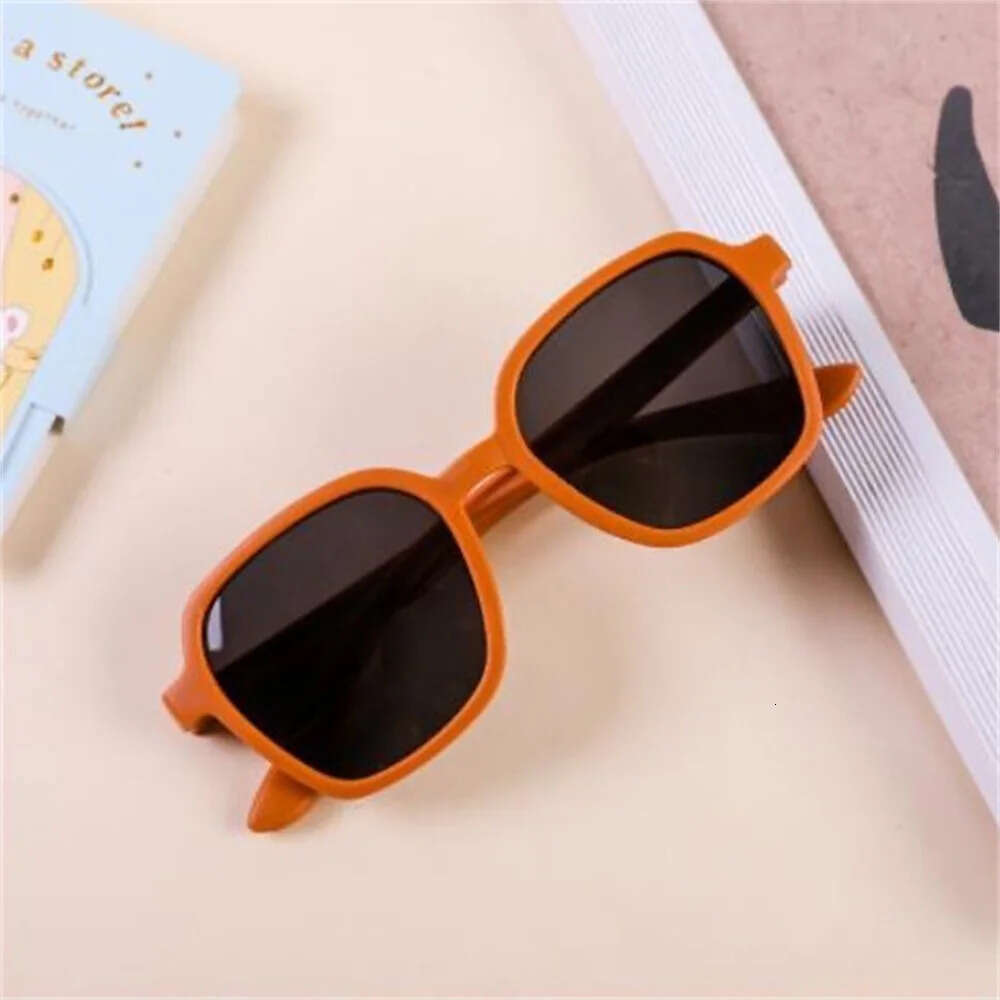 Boys Sunglasses Large Frame Girls Black Sun Glasses Children's Outdoor Baby Travel Sun-shading Eyeglasses for 1-8 Years Eyewear