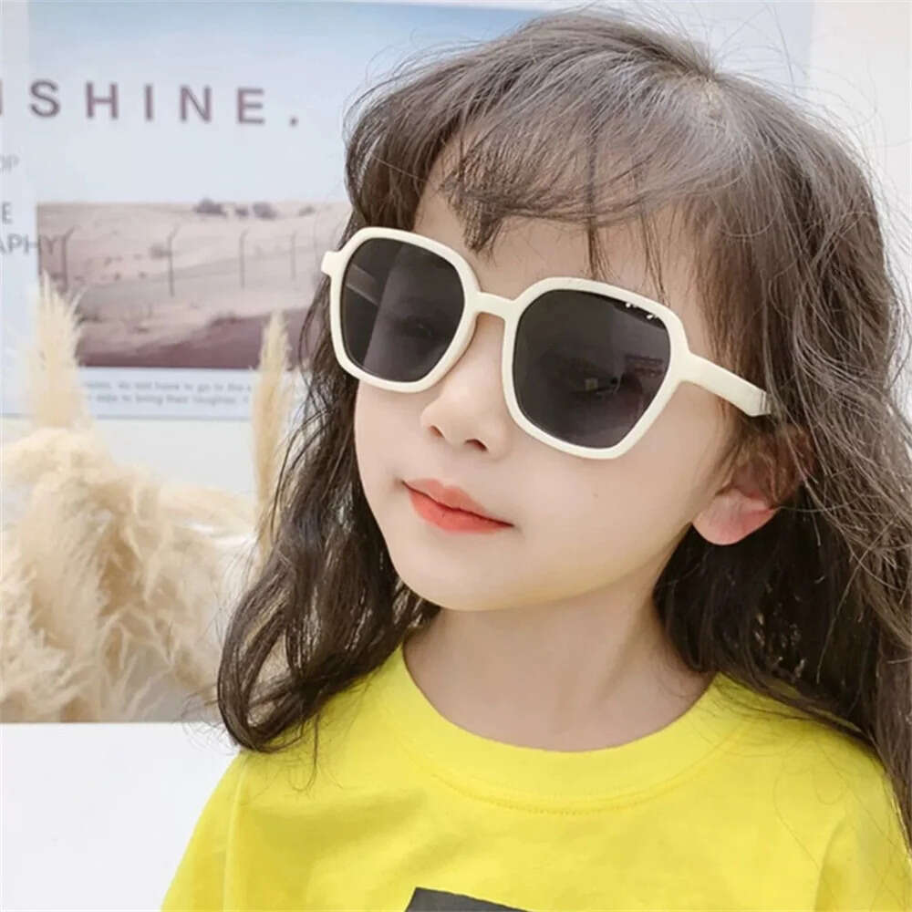Boys Sunglasses Large Frame Girls Black Sun Glasses Children's Outdoor Baby Travel Sun-shading Eyeglasses for 1-8 Years Eyewear