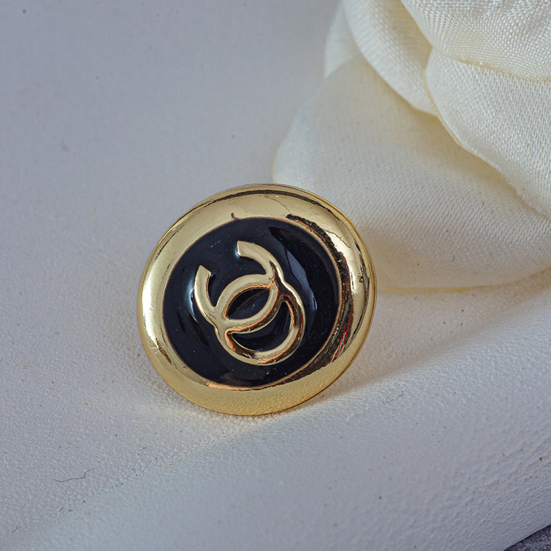 Small Style Pin Luxury Diamond Brooches Designer Jewelry Accessories Women Crysatl Pearl Rhinestone Brooch Wedding Party Gift