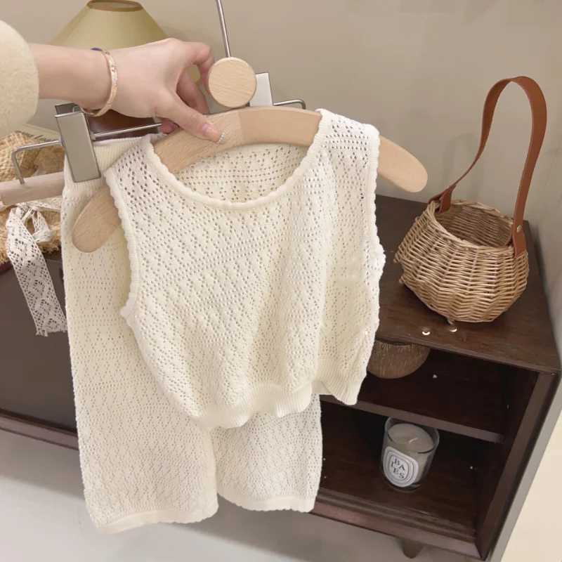 Clothing Sets Girls Clothing Set 2023 Summer Korean Thin Knitted Girls Set Childrens Hollow Breathable Tank Top+Wide Leg Pants Two Piece Set WX