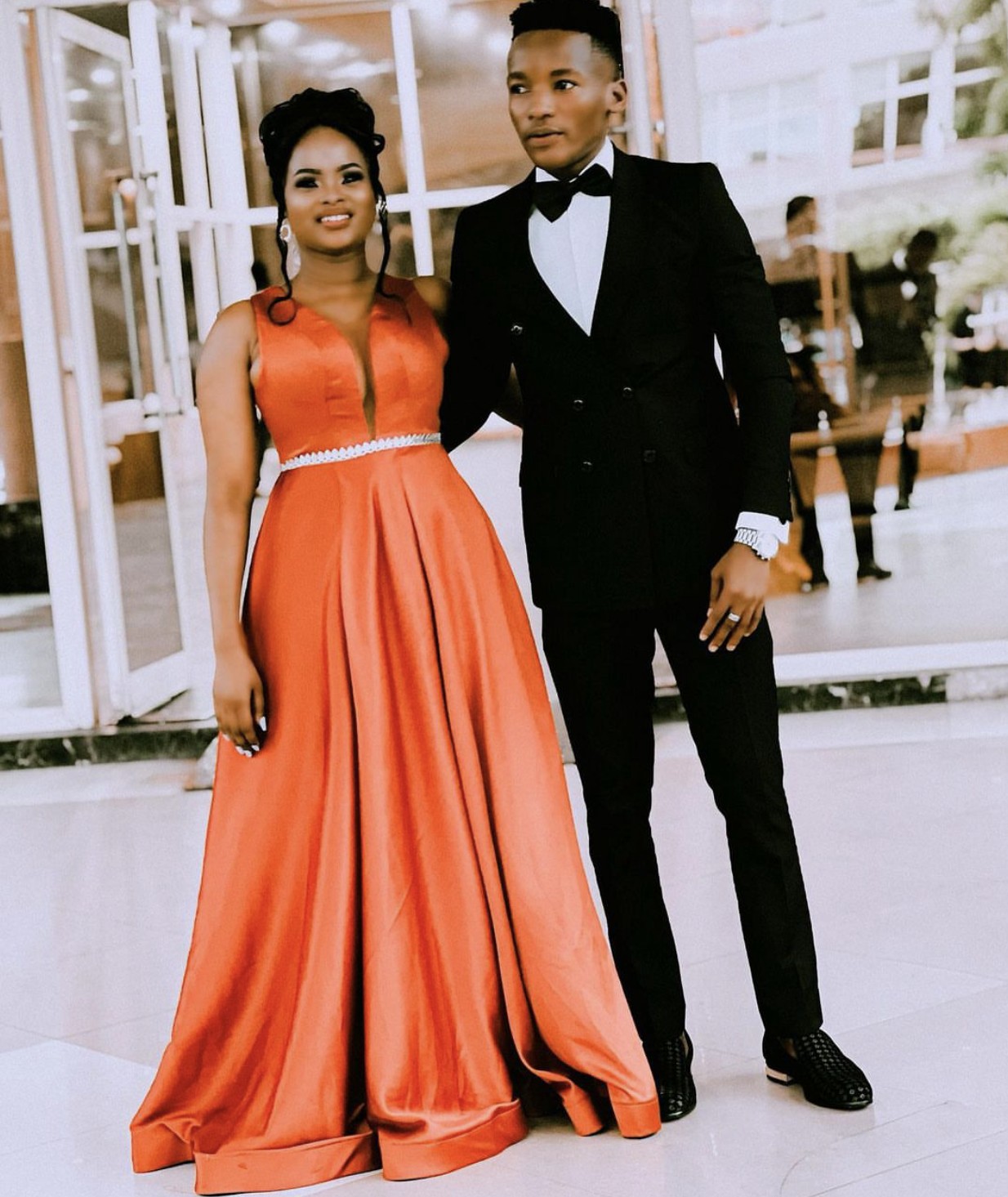 Prom Dresses Modest Evening Dress Wear Formal Gowns Party Black Couple Day Plus Size A-line V-Neck Elastic Satin Pockets