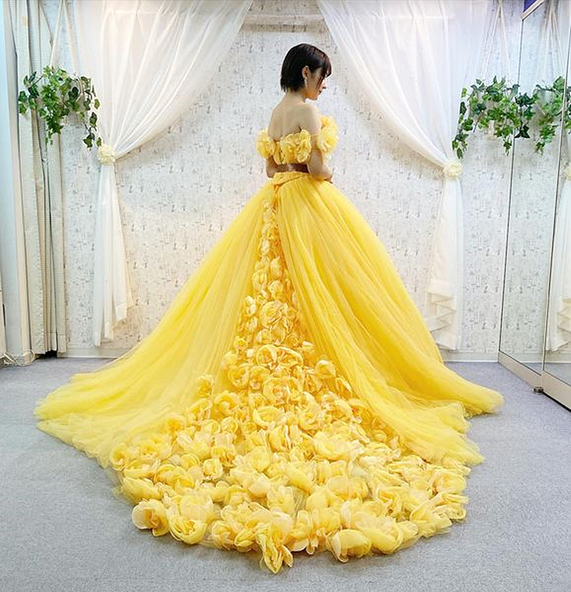 Hand Made Flowers Princess Quinceanera Dresses Off The Shoulder Long Train Yellow Tulle Masquerade Ball Prom Dress Sweet 16 Birthday Party Gown