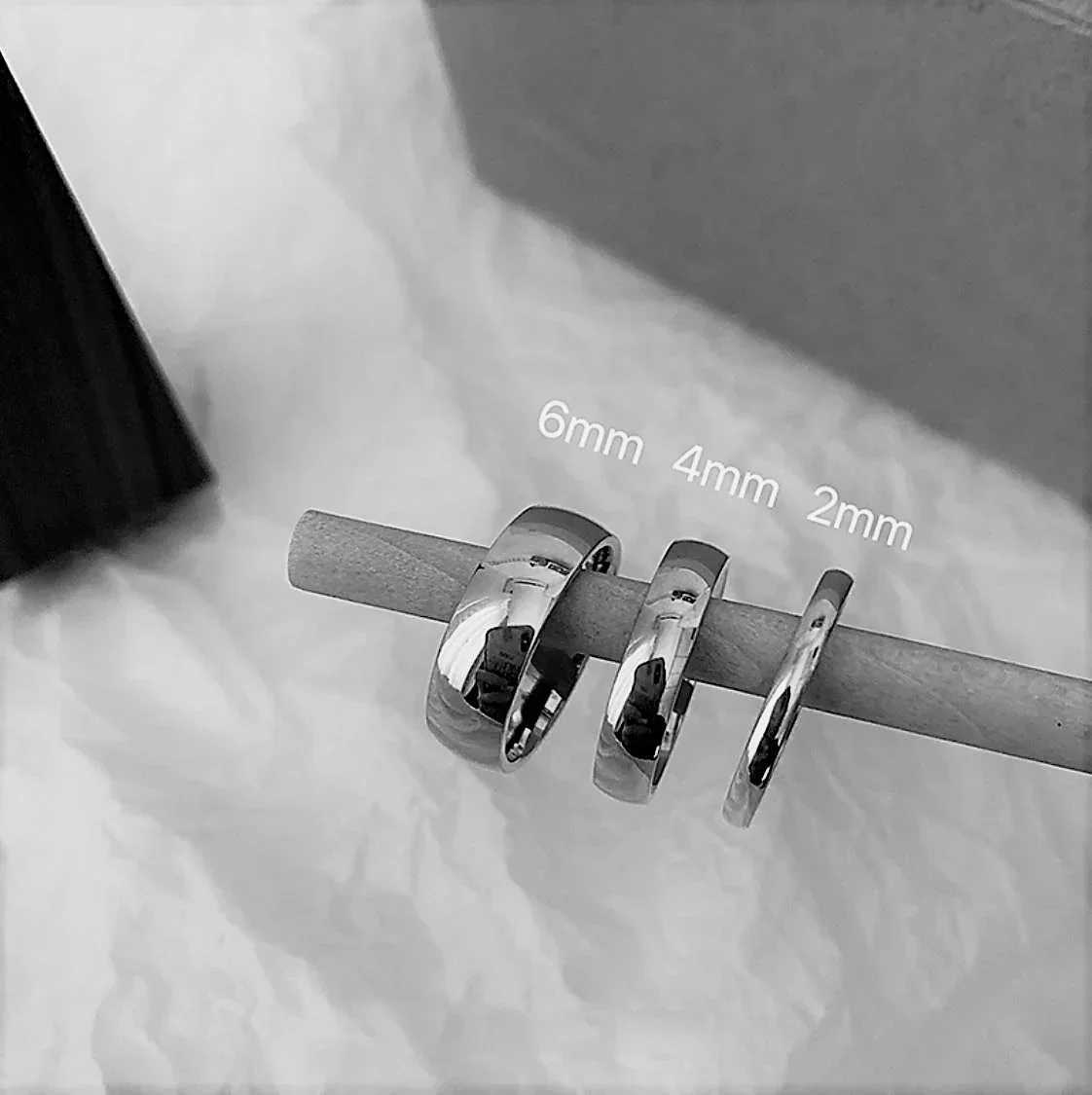 Band Rings The smallest single smooth stainless steel Rfor womens and mens classic 18K gold-plated couple ring wedding engagement jewelry J240516