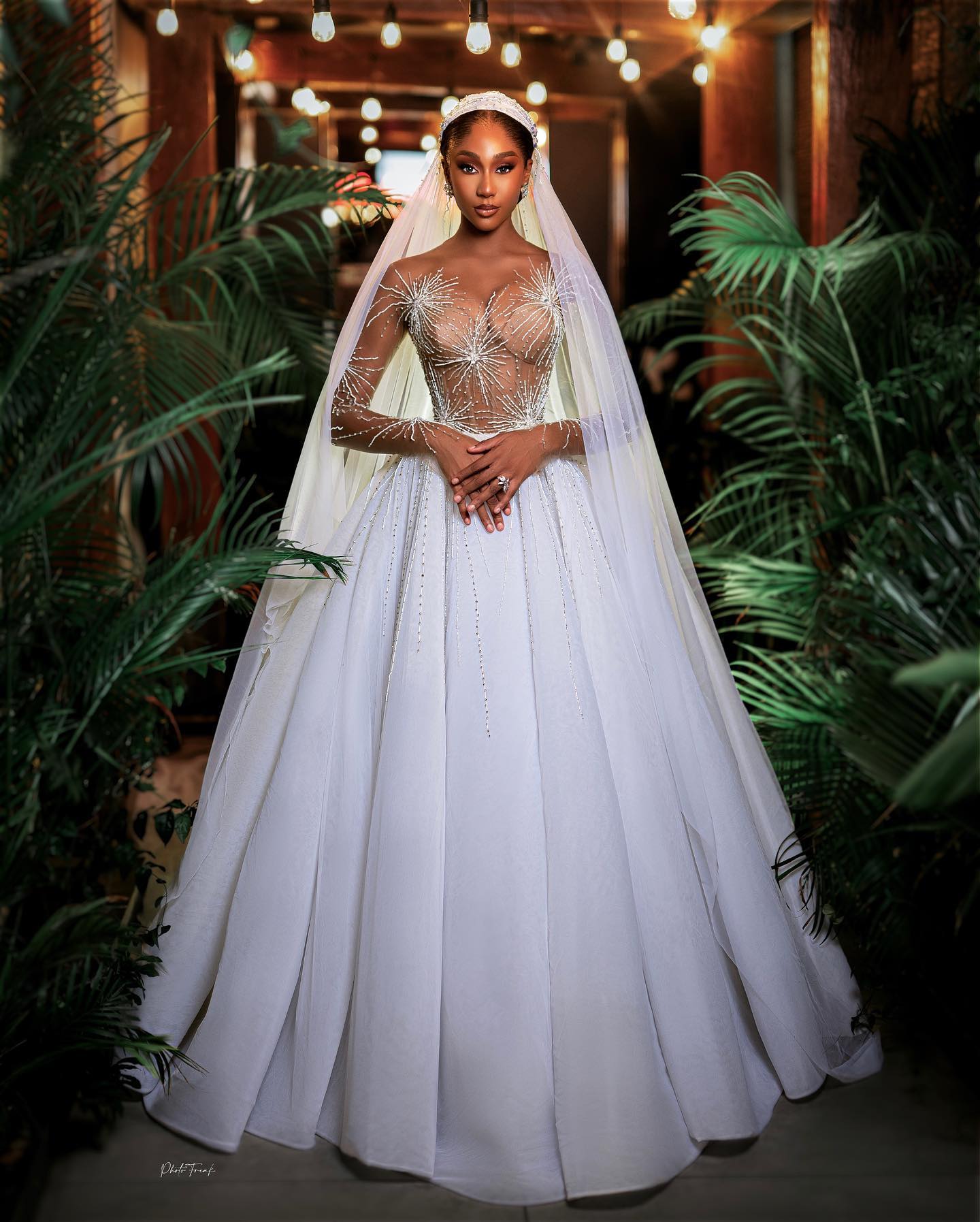 Aso Ebi A Line Dress For Bride Sheer Neck Long Sleeves Wedding Dresses Embroidery Beaded Lace Up Back Arabic Black Women Designer Bridal Gowns 0616