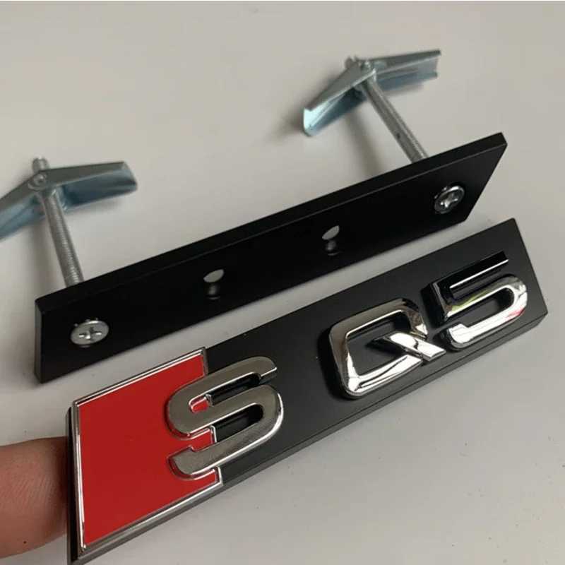 Car Stickers 1Pcs Car Grill Badge Front Emblem for Audi Sline S3 S4 S5 S6 S7 S8 RS3 RS4 RS5 RS6 RS7 RS8 SQ3 SQ5 Auto Modification Accessories T240513