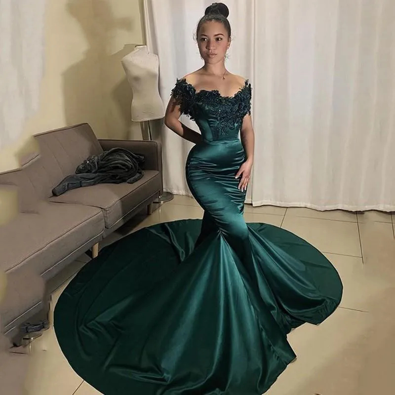 2024 Hunter Green Mermaid Evening Dresses Satin Off The Shoulder Long Formal Occasion Gowns Lace Appliques Slim Fit Corset Prom Dress For Women