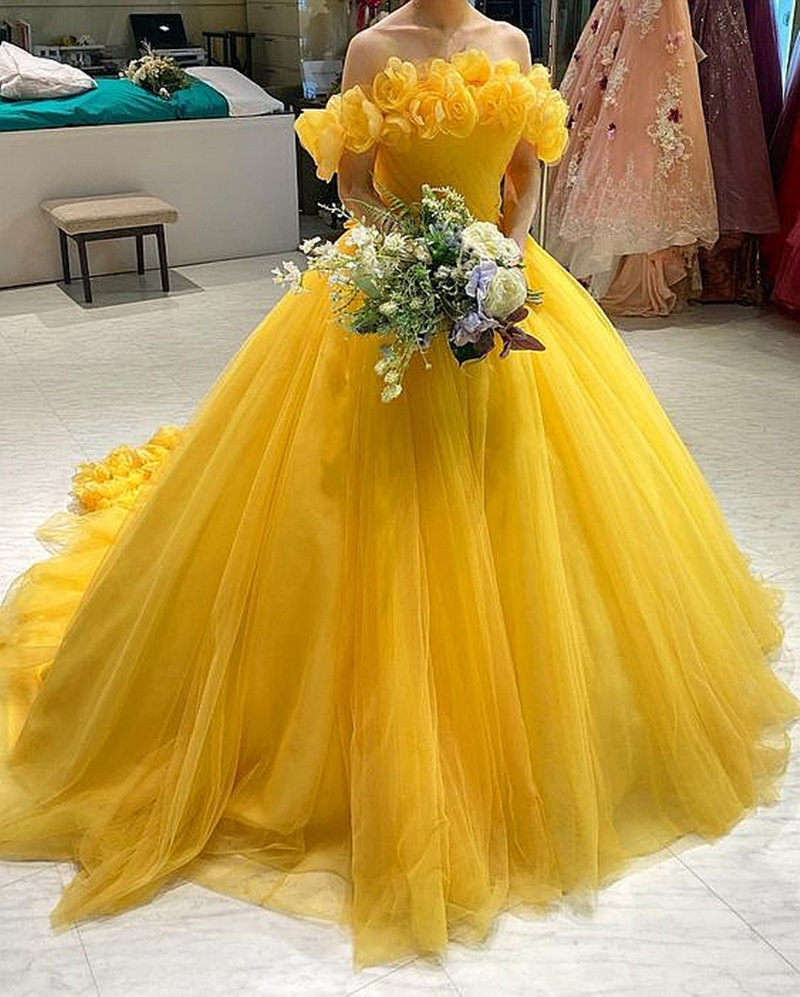 Hand Made Flowers Princess Quinceanera Dresses Off The Shoulder Long Train Yellow Tulle Masquerade Ball Prom Dress Sweet 16 Birthday Party Gown