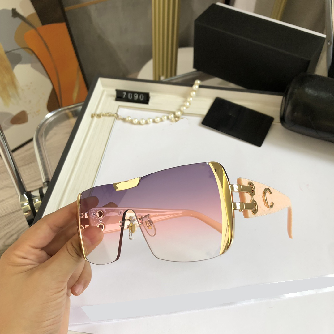 2024 Wholesale Fashion Designer Sunglasses for Men Women Luxury PC Frame Sun Glasses Classic Adumbral Eyewear Accessories Lunettes De Soleil with Box 7090