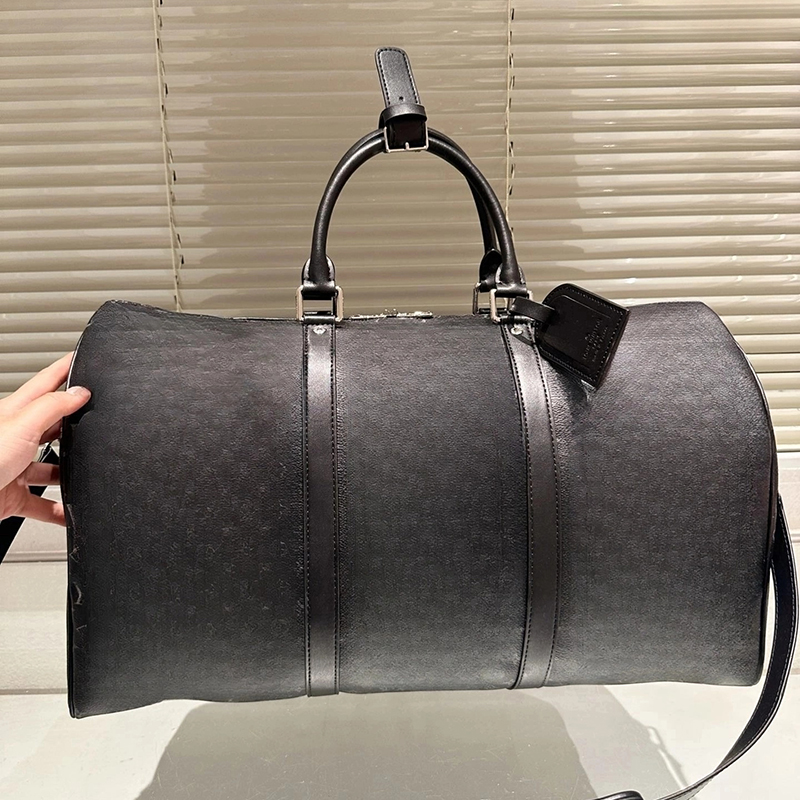 2024 Designer leather women Large capacity long travel short outing essential lightweight, simple, letter, plaid fashion bag Free shipping