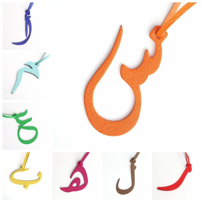 Wholesale Personalized Real Full Grain Leather Character Alphabet Arabic Letter Keychain Backpack Pendant Ladies Women Bag Charm 240516