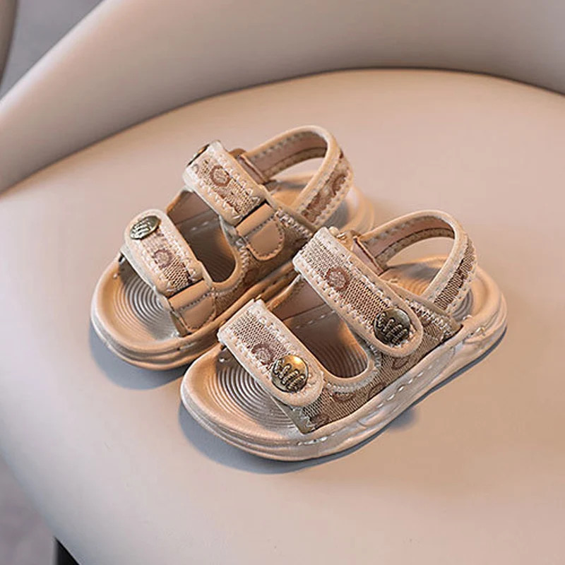 Children Summer Sandals Boys Anti-sip Breathable Beach Sandals Girls Metal Rivets Decoration Shoes Baby Soft Summer Sandals 240513