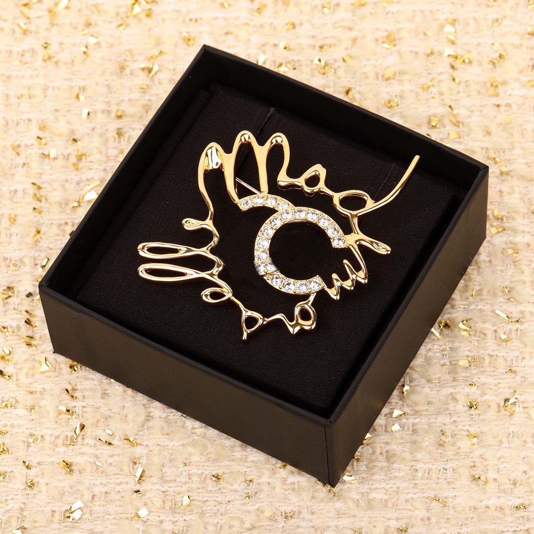 2024 Luxury quality charm brooch with words and sparkly diamond in 18k gold plated have stamp box PS3666B