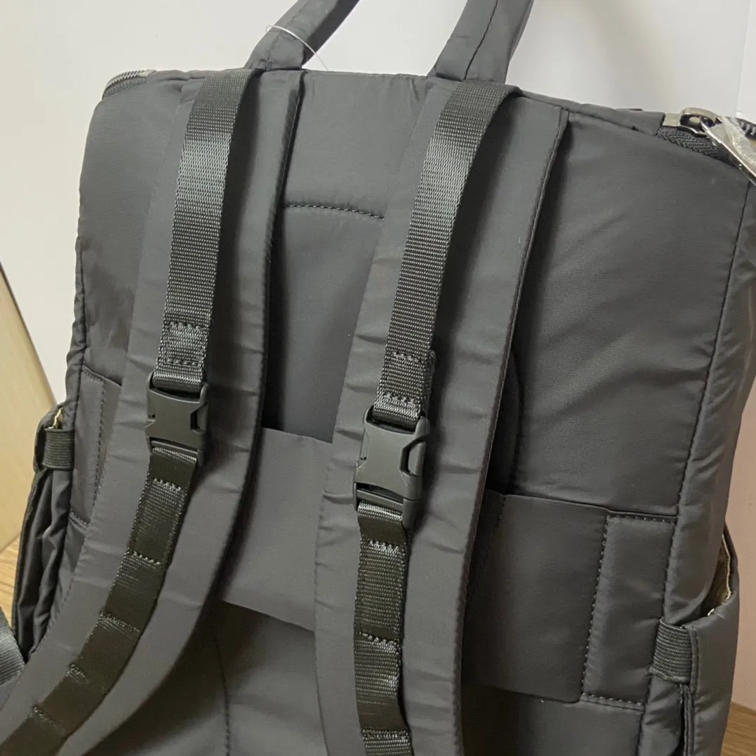 2025S Fashion Designer s New Yoga Sports Bag Large Capacity Multi Functional Carnival Shoulder Bag L Outdoor Parent Child Backpack Leisure Backpack