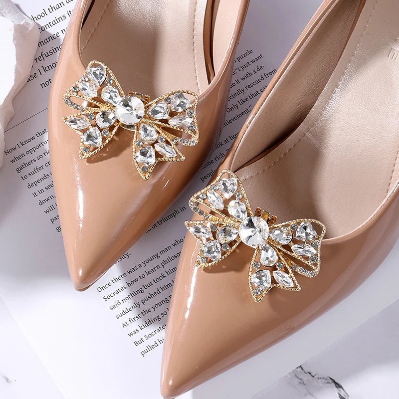 1PCS Crystal Bow Tie Shoe Buckle Clips Diamond Butterfly Womens Accessories Shoes Rhinestone Charm Decoration 240520