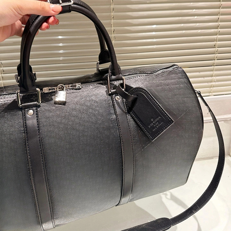2024 Designer leather women Large capacity long travel short outing essential lightweight, simple, letter, plaid fashion bag Free shipping