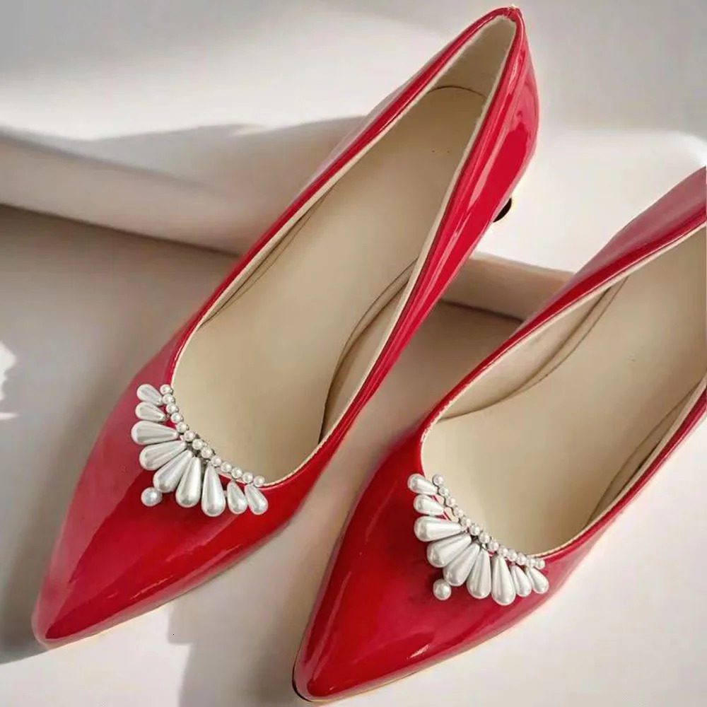 Women High Heel Shoe Clips Pearl Beaded Charm Buckle Jewelry for Wedding Bride shoes Decoration Removable Charms Shoes Crystal 240520