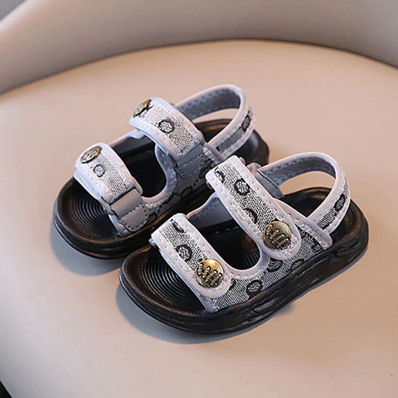 Children Summer Sandals Boys Anti-sip Breathable Beach Sandals Girls Metal Rivets Decoration Shoes Baby Soft Summer Sandals 240513