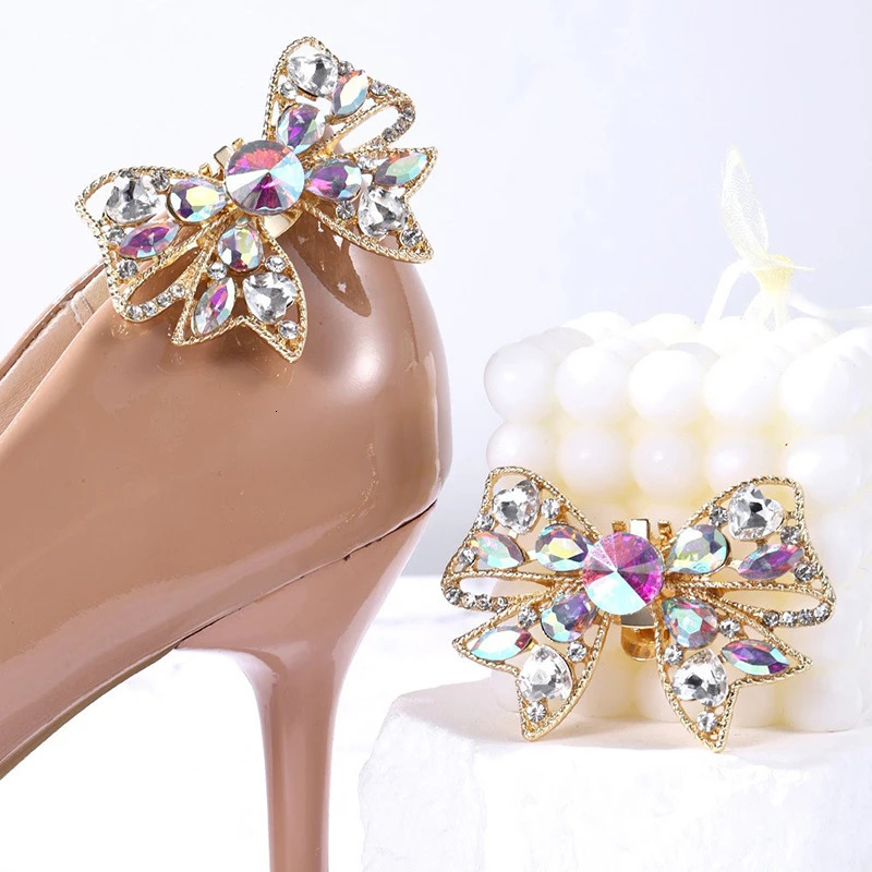 1PCS Crystal Bow Tie Shoe Buckle Clips Diamond Butterfly Womens Accessories Shoes Rhinestone Charm Decoration 240520