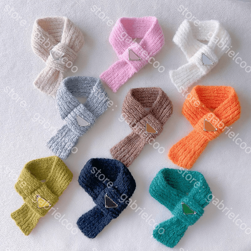 Designer Pet Knitted Colorful Scarf 9 Color Dog Neck Adjustable BibClassic Logo Embroidered Teddy Bears Pomeranian Cats Autumn/Winter Warm Pet Accessories Scarf