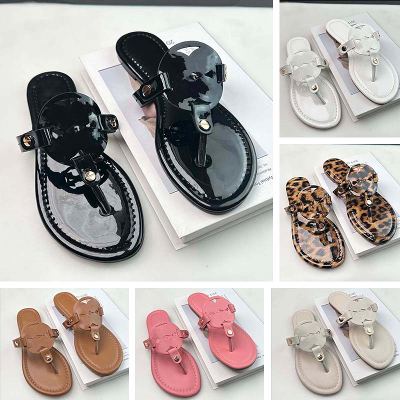 Womens and Fashionable Summer Herringbone Flat Bottom Beach Shoes Toe Slippers Designer Sandals 35-43