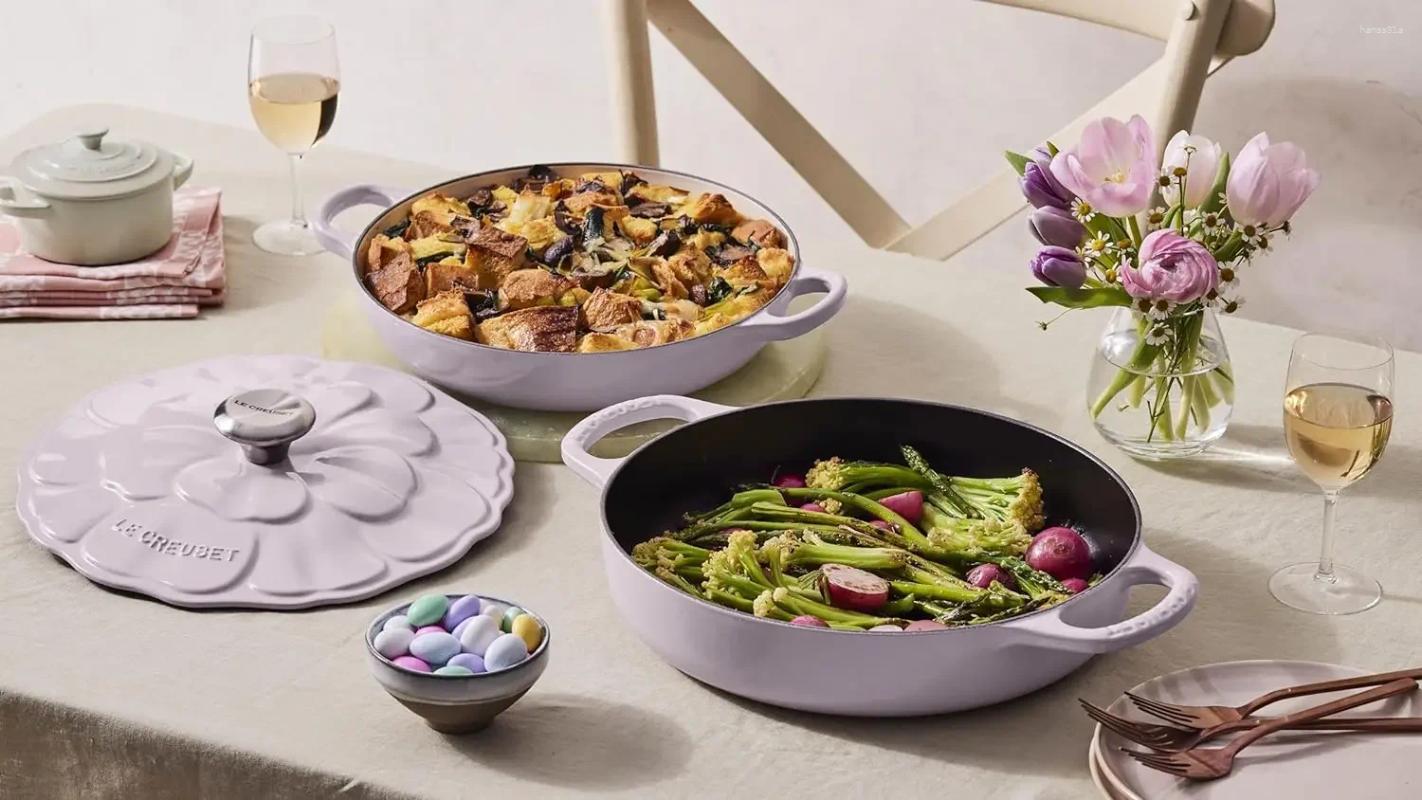 Le Pans Creuset Enameled Cast Iron Petal Braiser 2.25qt. Shell Pink