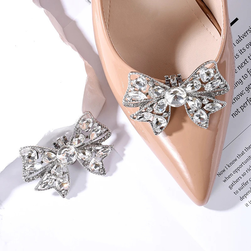 1PCS Crystal Bow Tie Shoe Buckle Clips Diamond Butterfly Womens Accessories Shoes Rhinestone Charm Decoration 240520