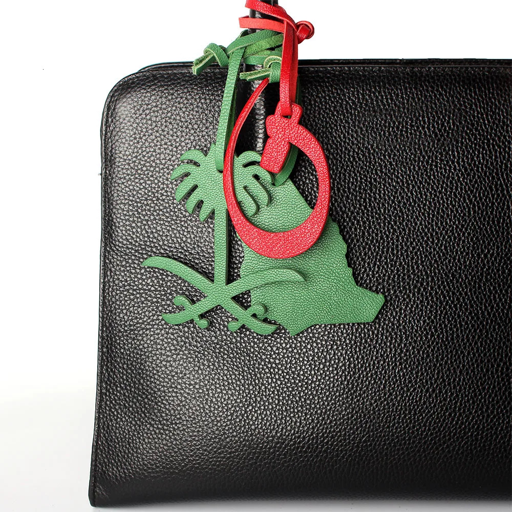 Wholesale Personalized Real Full Grain Leather Character Alphabet Arabic Letter Keychain Backpack Pendant Ladies Women Bag Charm 240516