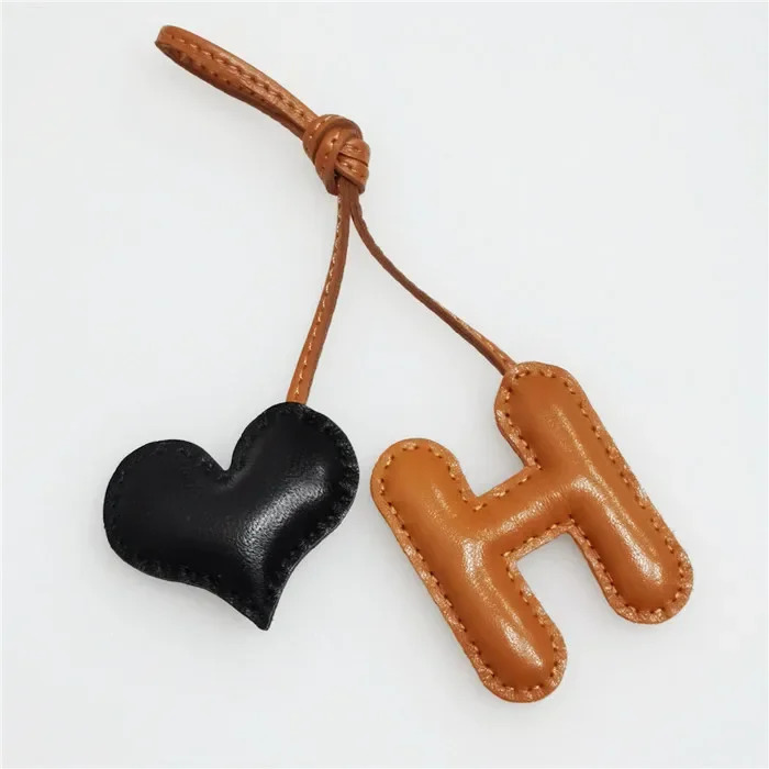 Fashion A To Z 26 Initials Heart Keychain With Letter Keyring for Women Men Handbag Accessories 240516