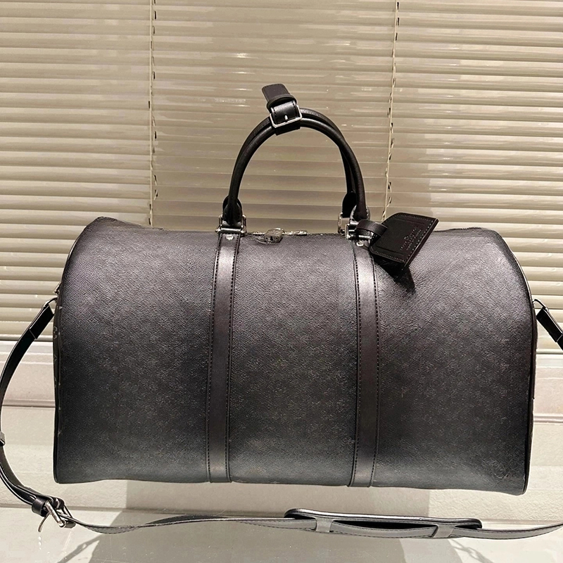 2024 Designer leather women Large capacity long travel short outing essential lightweight, simple, letter, plaid fashion bag Free shipping