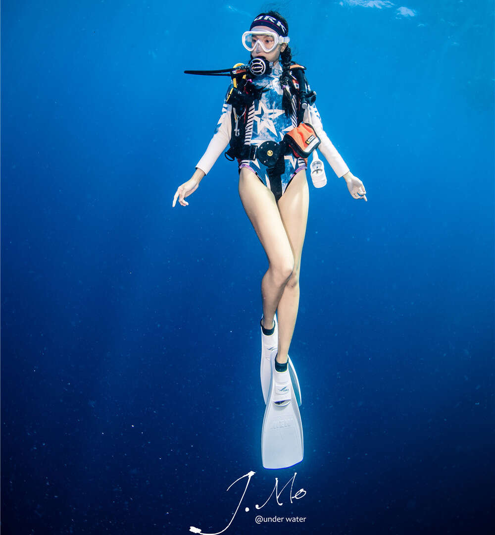 2mm wet one piece swimsuit, surfing, snorkeling, deep diving, sun protection and warmth, jellyfish suit, diving material, bikini H520-238